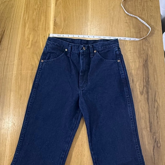 Women’s Wrangler Vintage Dark Wash Straight Leg Jeans 28x34 High Rise - Picture 5 of 9